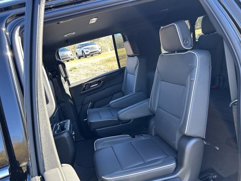 New 2026 GMC Yukon XL Elevation image 37