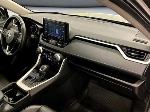 Used 2021 Toyota RAV4 XLE Premium image 26
