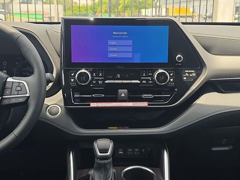 New 2026 Toyota Highlander Limited AWD/4WD image 18