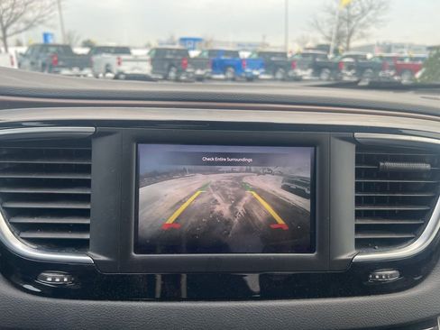 Used 2024 Chrysler Voyager LX image 20