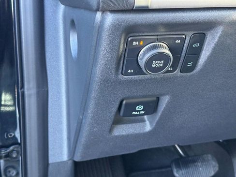 Used 2025 Ford Expedition Active image 17