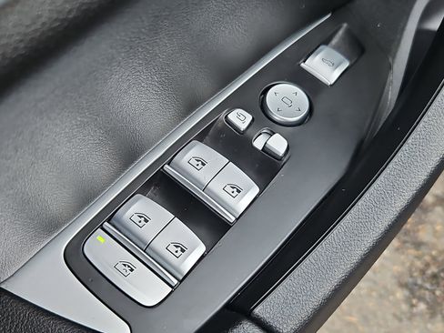 Used 2024 BMW X3 xDrive30i w/ Convenience Package image 10