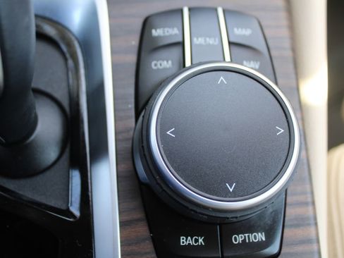 Used 2019 BMW 530i image 44