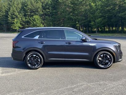 New 2025 Kia Sorento S w/ Panoramic Sunroof Package