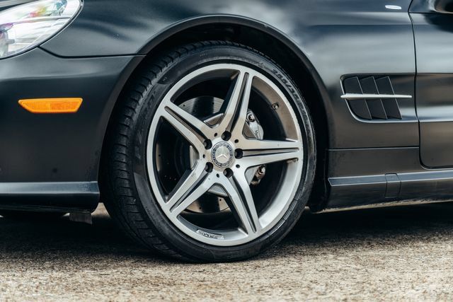 Used 2011 Mercedes-Benz SL 550 image 57