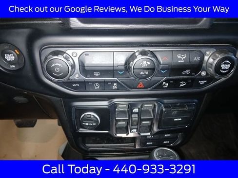 Used 2020 Jeep Wrangler Unlimited Sahara image 37