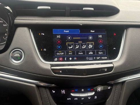 Certified 2024 Cadillac XT6 Luxury FWD image 24