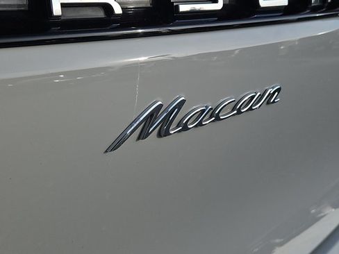 Certified 2025 Porsche Macan AWD/4WD image 15