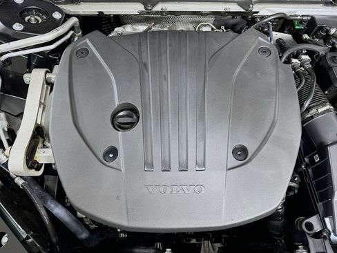 Used 2025 Volvo XC60 B5 Core image 34