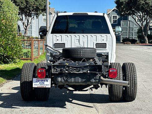 Used 2024 Ford F350 XLT image 4