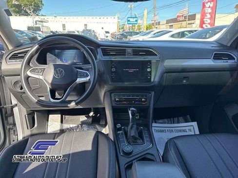 Used 2023 Volkswagen Tiguan SE image 28