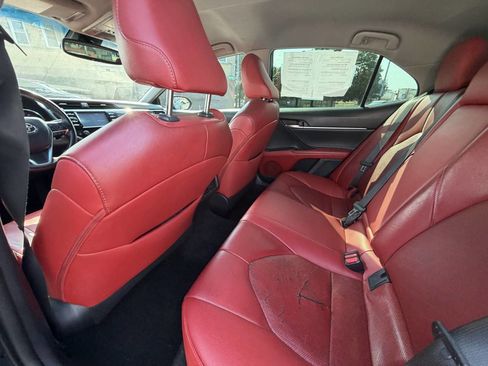 Used 2018 Toyota Camry XSE FWD image 17