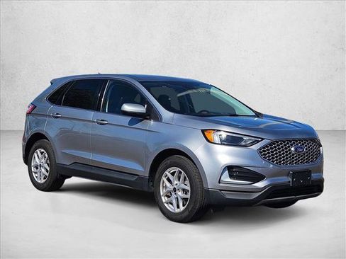 Used 2023 Ford Edge SEL image 3