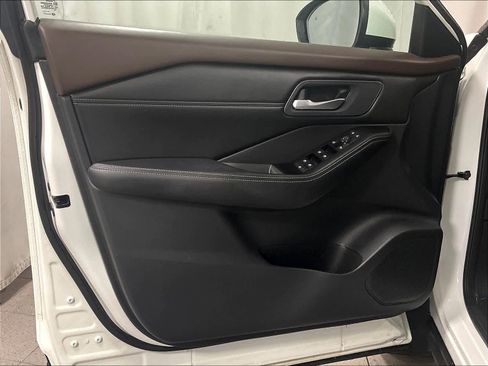 Certified 2023 Nissan Rogue SV w/ SV Premium Package image 9