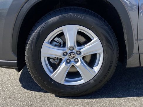 Certified 2023 Toyota Highlander L image 12