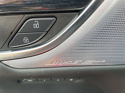 Used 2025 Cadillac XT5 Premium Luxury w/ Technology Package AWD/4WD image 8