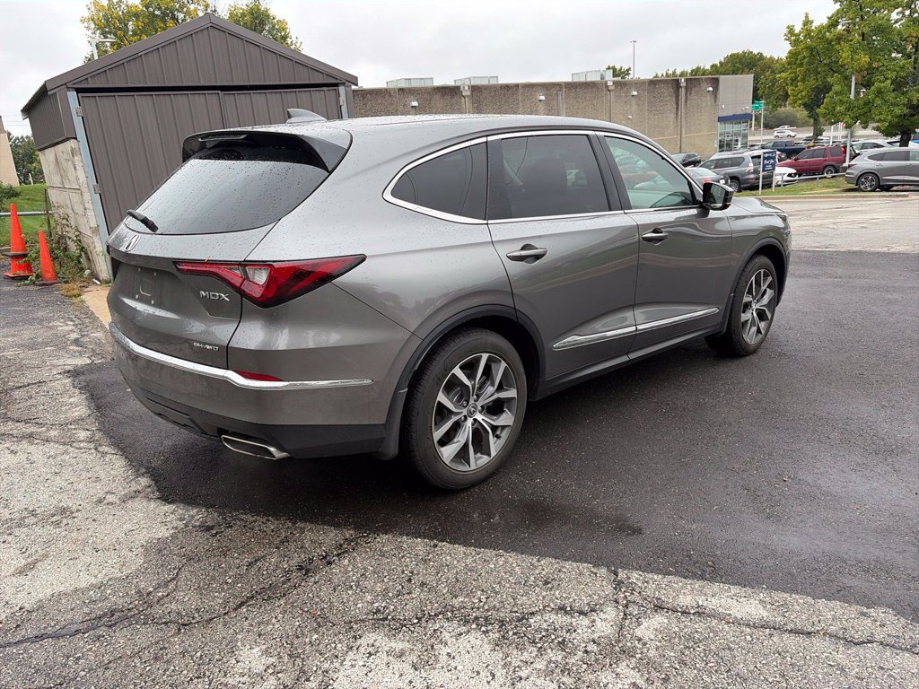 Certified 2024 Acura MDX w/ Technology Package AWD/4WD image 5