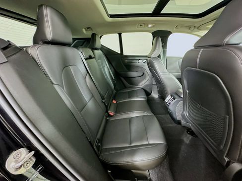 Used 2026 Volvo XC40 B5 Plus AWD/4WD image 40