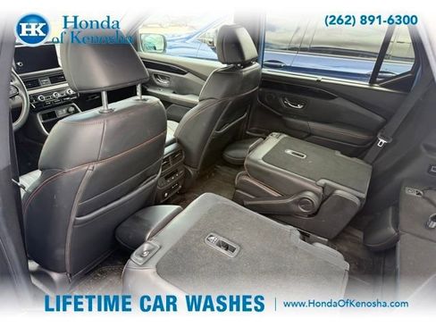 Used 2025 Honda Pilot TrailSport image 9