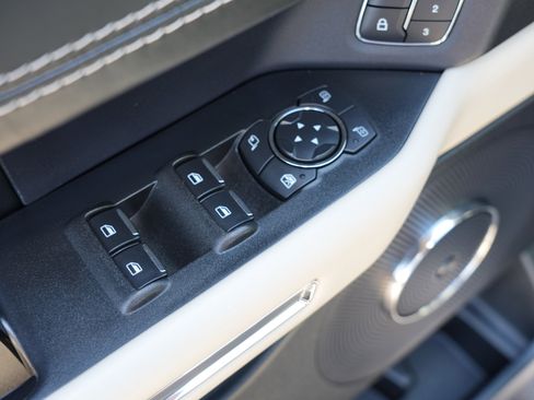 Used 2021 Ford Expedition Max Platinum AWD/4WD image 17