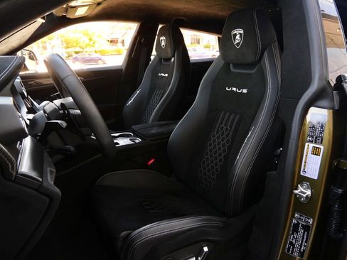 Used 2024 Lamborghini Urus Performante image 26