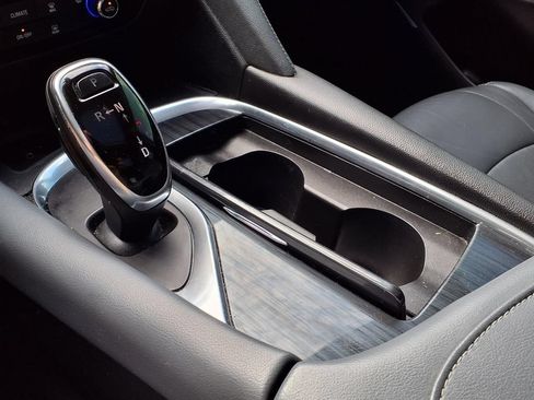 Used 2019 Buick Enclave Essence FWD image 26