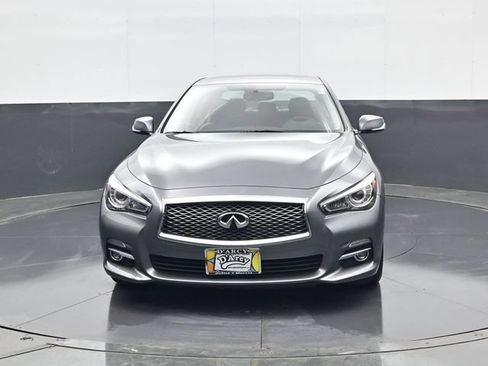 Used 2017 INFINITI Q50 Signature Edition w/ All Weather Package (L93) AWD/4WD image 2