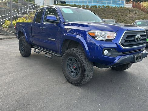 Used 2022 Toyota Tacoma SR5 image 2