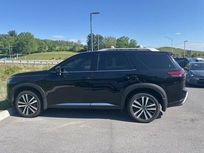 Used 2025 Nissan Pathfinder Platinum w/ Cargo Package