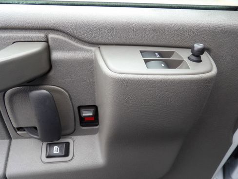 Used 2024 GMC Savana 2500 w/ Driver Convenience Package image 15