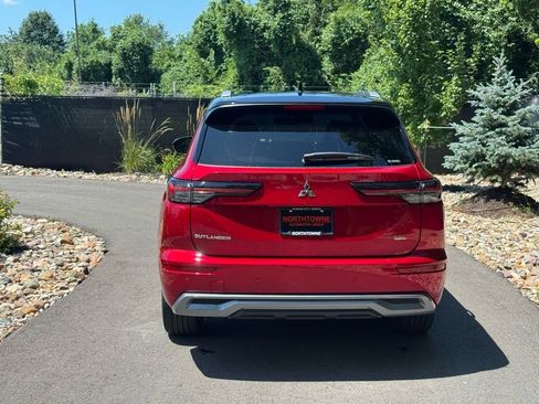 New 2025 Mitsubishi Outlander SEL image 4