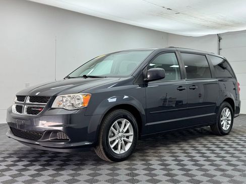 Used 2014 Dodge Grand Caravan SXT image 2