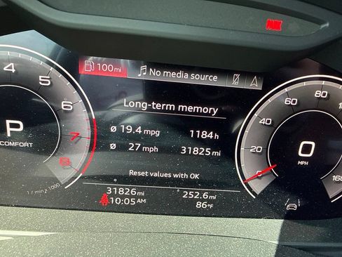 Used 2023 Audi Q8 Premium Plus AWD/4WD image 11
