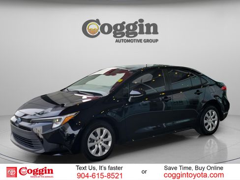 Used 2023 Toyota Corolla LE image 1