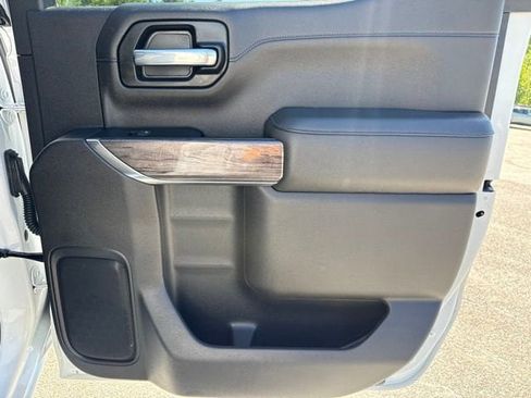 Used 2022 Chevrolet Silverado 1500 LTZ AWD/4WD image 32