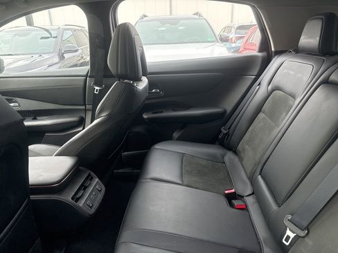 Used 2024 Nissan Ariya AWD image 10