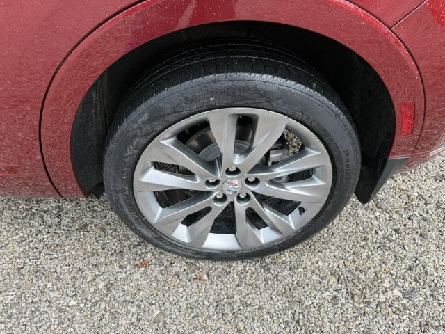 Used 2022 Buick Envision Avenir w/ Safety Package FWD image 9