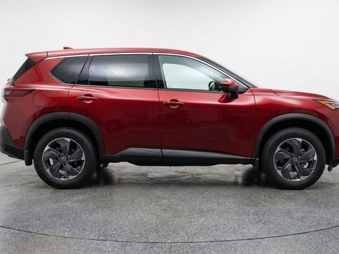 Used 2025 Nissan Rogue SV AWD/4WD image 11