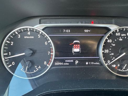 Used 2022 Nissan Pathfinder SL FWD image 3