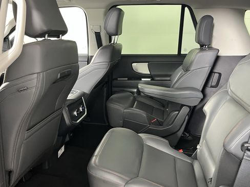 Used 2025 Ford Expedition Active image 14