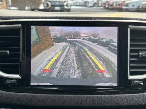 Used 2022 Chrysler Pacifica Touring-L image 22