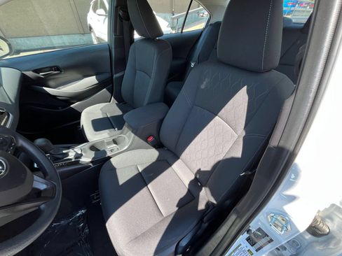 Used 2025 Toyota Corolla LE FWD image 31