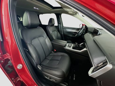 Used 2024 MAZDA CX-90 Plug-In Hybrid w/ Preferred AWD/4WD image 33