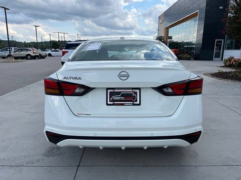 Used 2025 Nissan Altima 2.5 SV FWD image 20