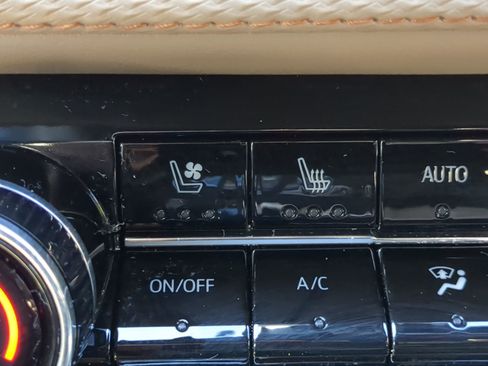 Used 2025 Chevrolet Equinox ACTIV w/ Convenience Package III image 53