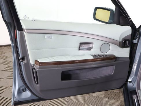 Used 2004 BMW 745Li image 21