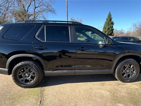 New 2025 Honda Pilot TrailSport image 3