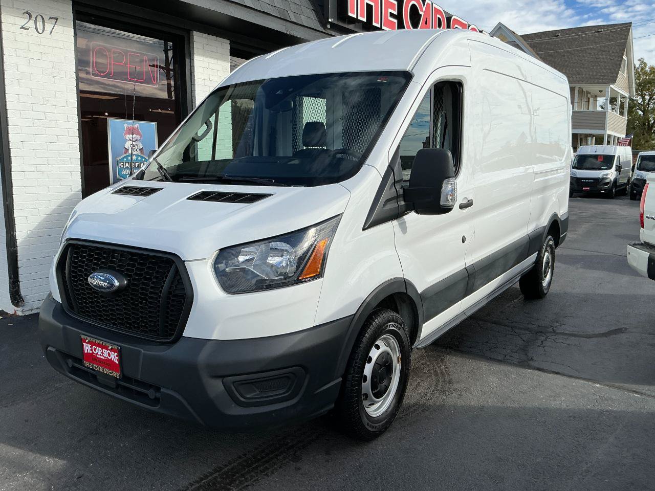 Used 2023 Ford Transit 250 Medium Roof RWD image 2