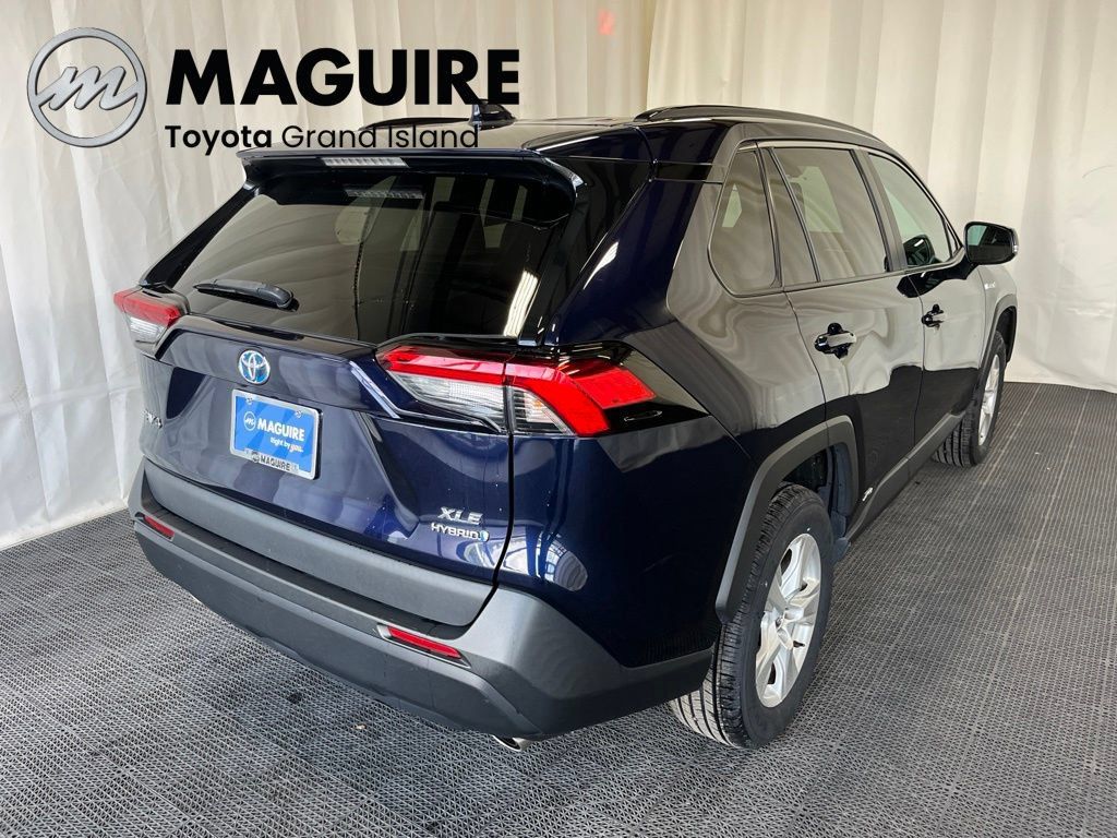Used 2021 Toyota RAV4 XLE w/ XLE Grade Weather Package AWD/4WD image 31