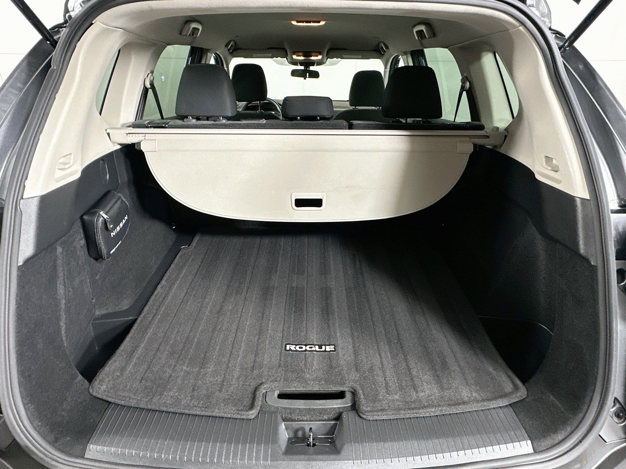 Used 2023 Nissan Rogue SV AWD/4WD image 28
